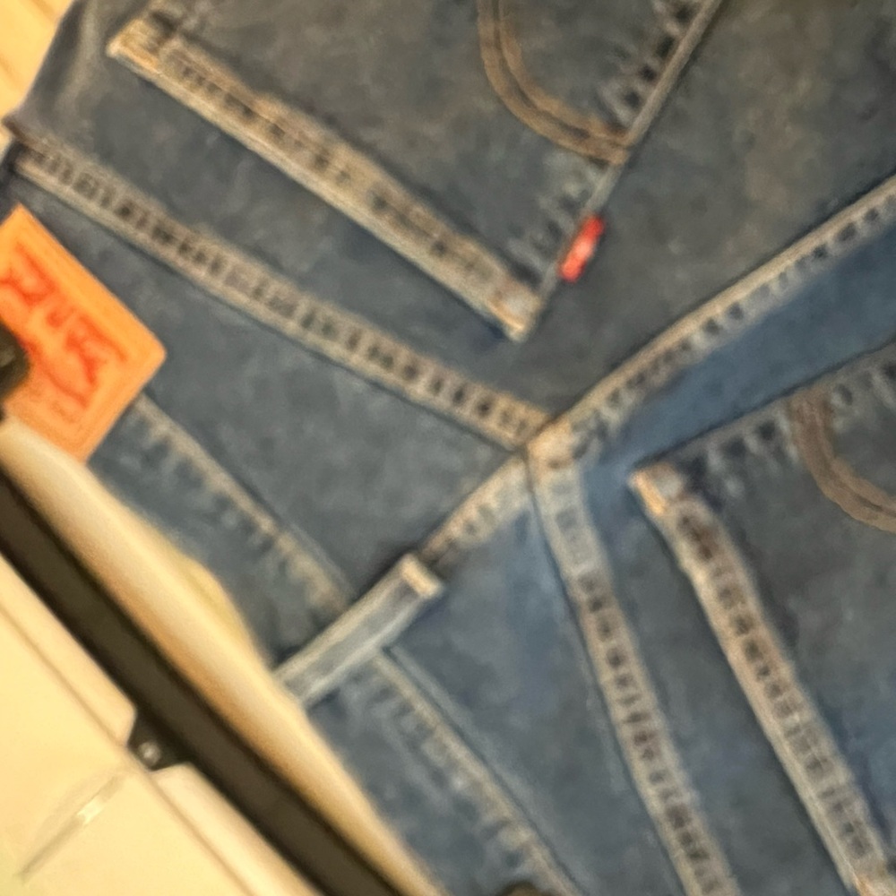 Levi’s ribcage straight leg jeans, size 31, never worn.